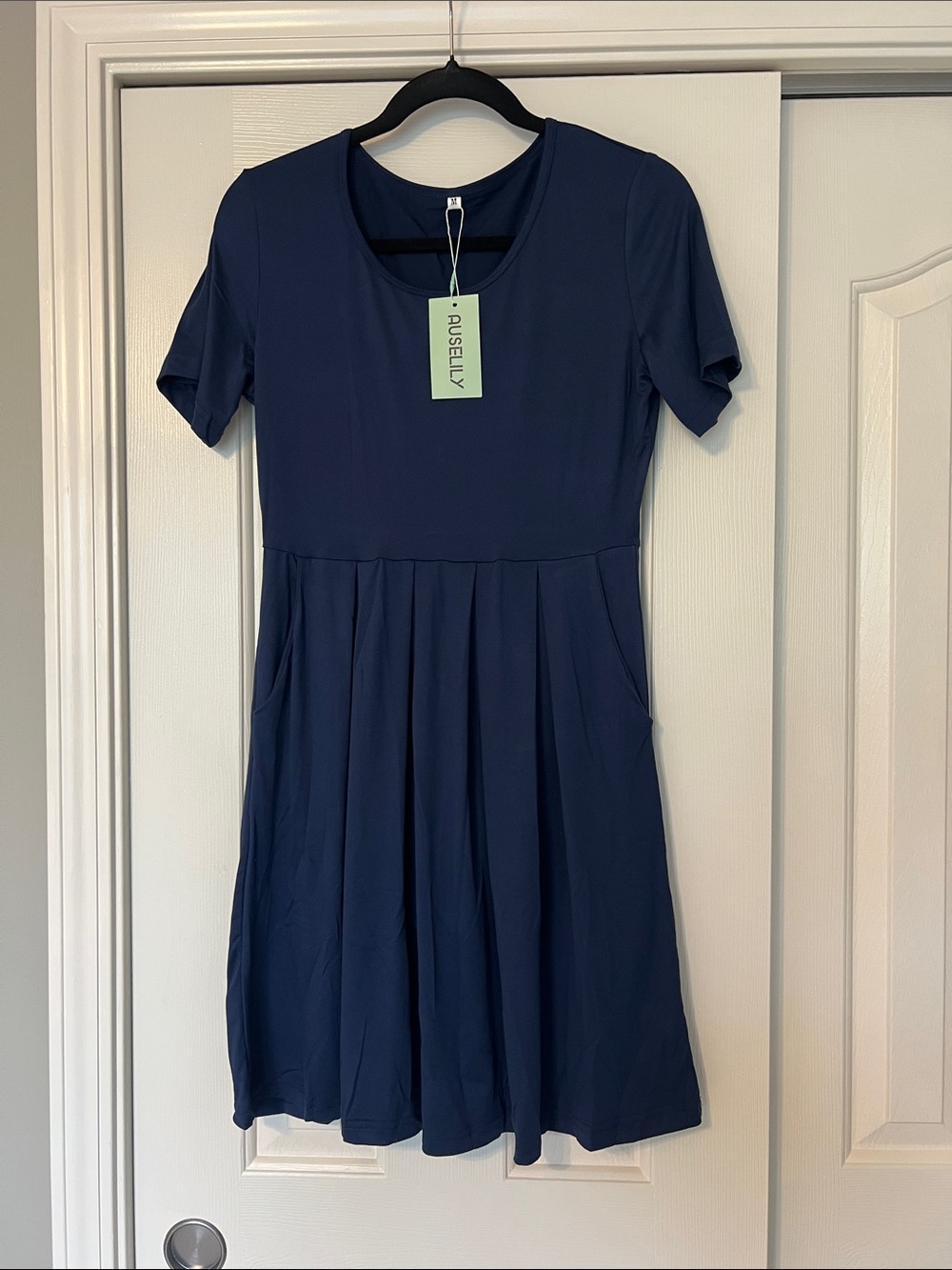 Auselily Short Sleeve Navy Dress With Pockets Size M New With Tags